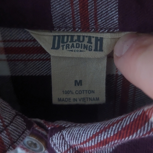 VTG Duluth Trading Co. Button Shirt Sz M Long Sleeve Burgundy Plaid Button Up - Picture 4 of 4